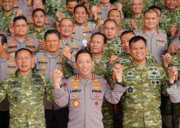 Kapolri dan Panglima TNI Pererat Soliditas Lewat Silaturahmi di Mabes TNI